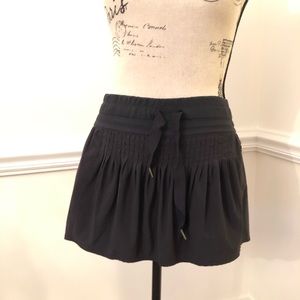 Women’s sz 8 Lululemon black skirt